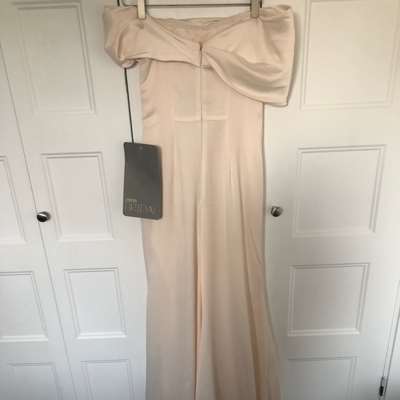 OFF SHOULDER SATIN WEDDING / BRIDAL / EVENING GOWN - Picture 3 of 3